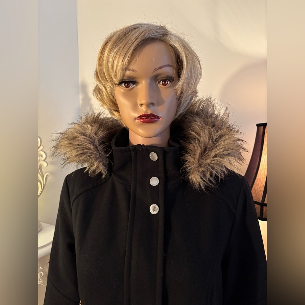 Women's Black Faux Fur-Trimmed Coat - Picture 2 of 16